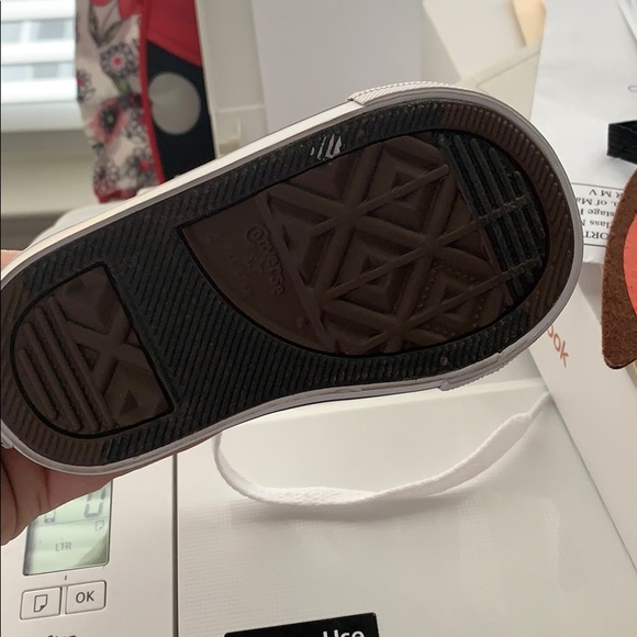 Converse - Picture 3 of 6